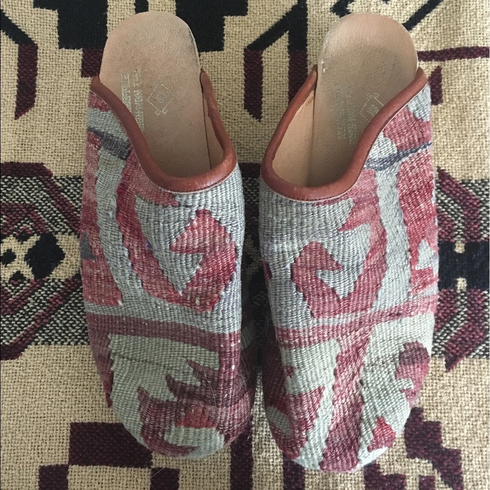The Nomadic Collection clogs size 9.